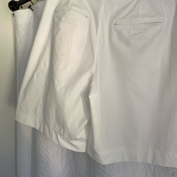 Lulu lemon shorts - in brand new condition - Picture 3 of 4